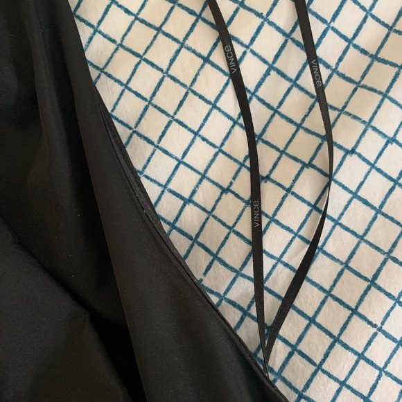 VINCE Blouse Ruffle Front Sleeveless Sz 2 - Picture 15 of 15